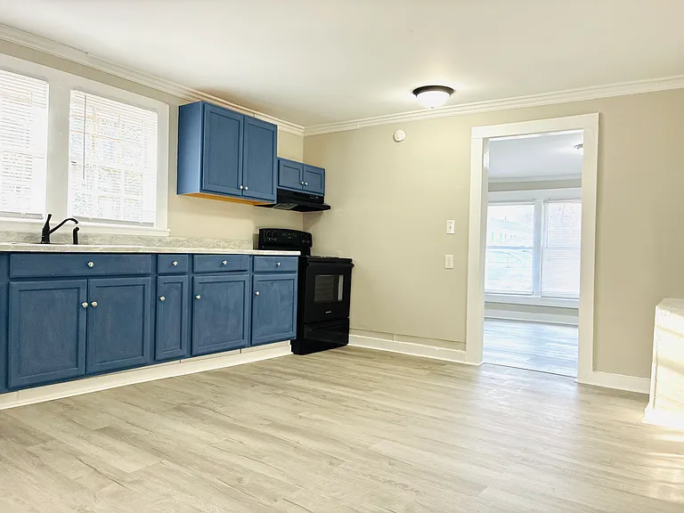 1409 Ware Ave — Photo 5