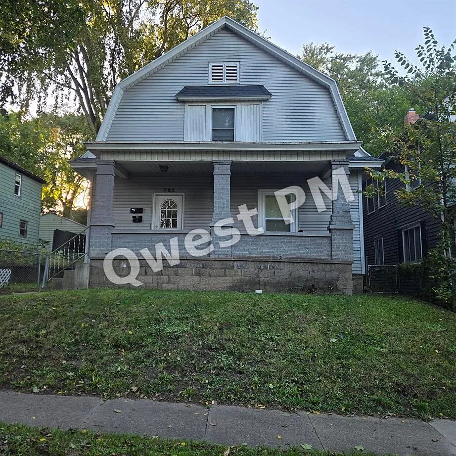 765 Clancy Ave NE #2 — Photo 1