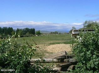 521 N Cottonwood Rd, Yakima, WA 98908