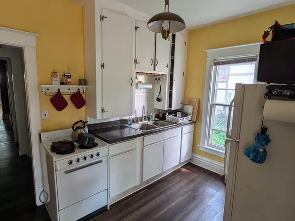 431 Douglas Ave APT 1, Kalamazoo, MI 49007