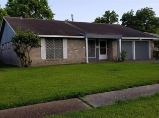 6111 Sheringham St, Houston, TX 77085