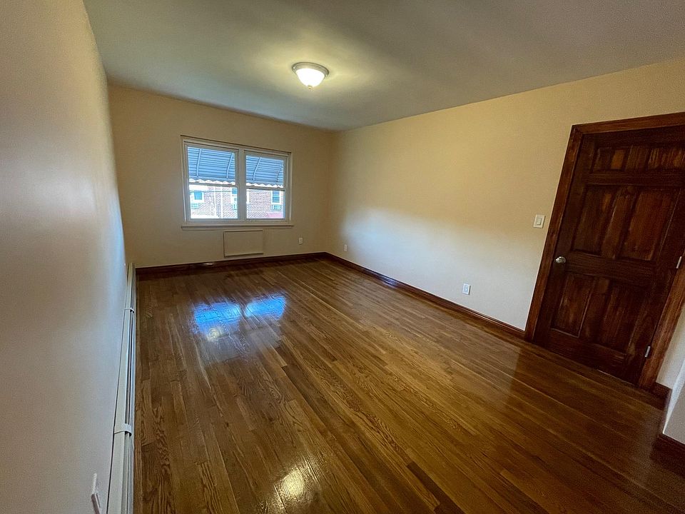 1st image of 144 27th Ave