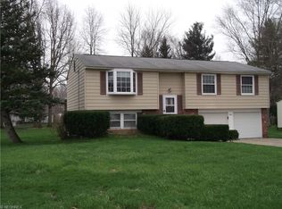 7962 Bridle Ln NE, Warren, OH