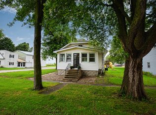 301 N Washington St, Graymont, IL 61743