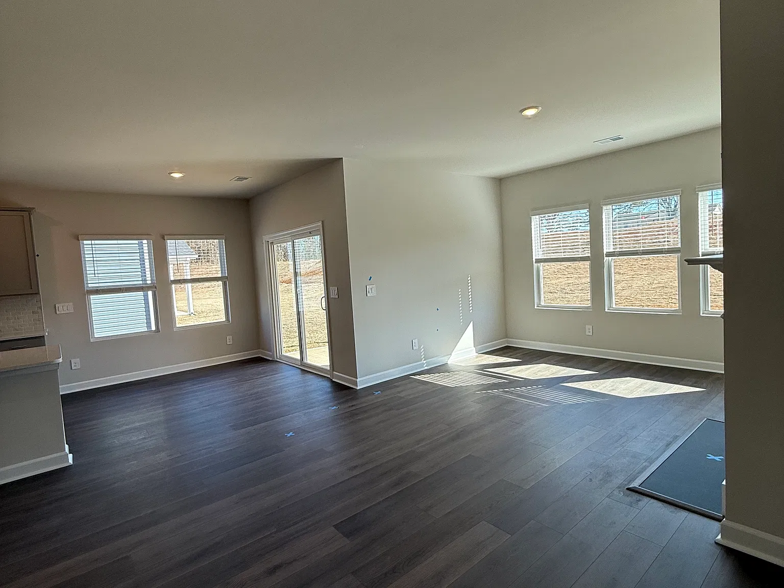 4 bed, 1835 sqft, $2,275 — Photo 3