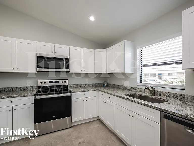 2506 63rd St W — Photo 5