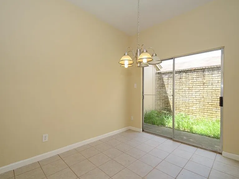 7611 Shaddock Dr — Photo 5