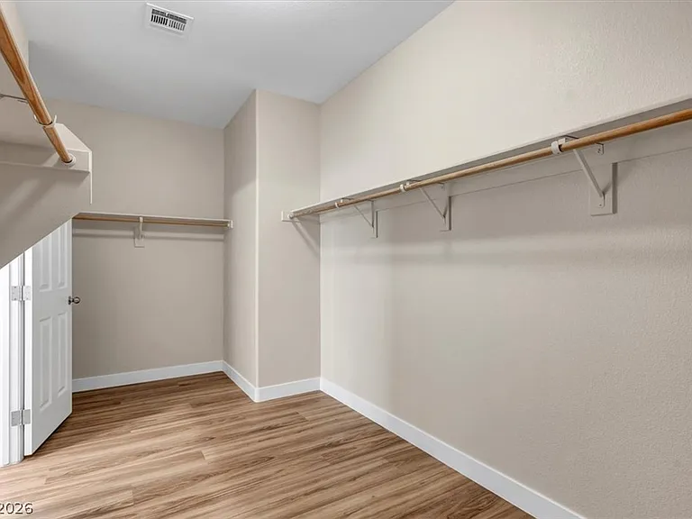 7658 Engleberg Ave — Photo 10