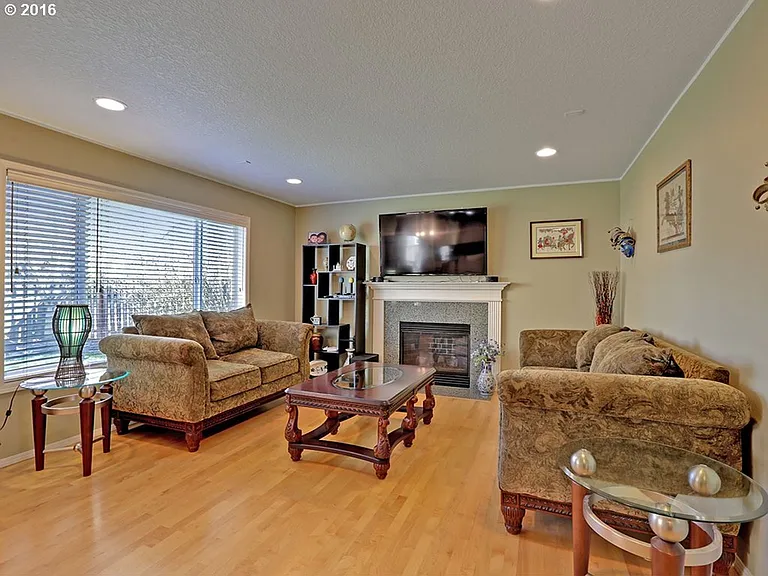 13327 NW Yvonne Ln — Photo 4