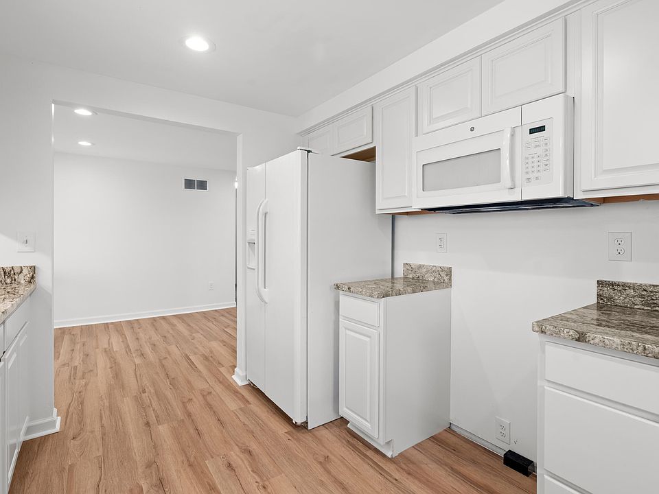9996 Highland Rd, photo 16