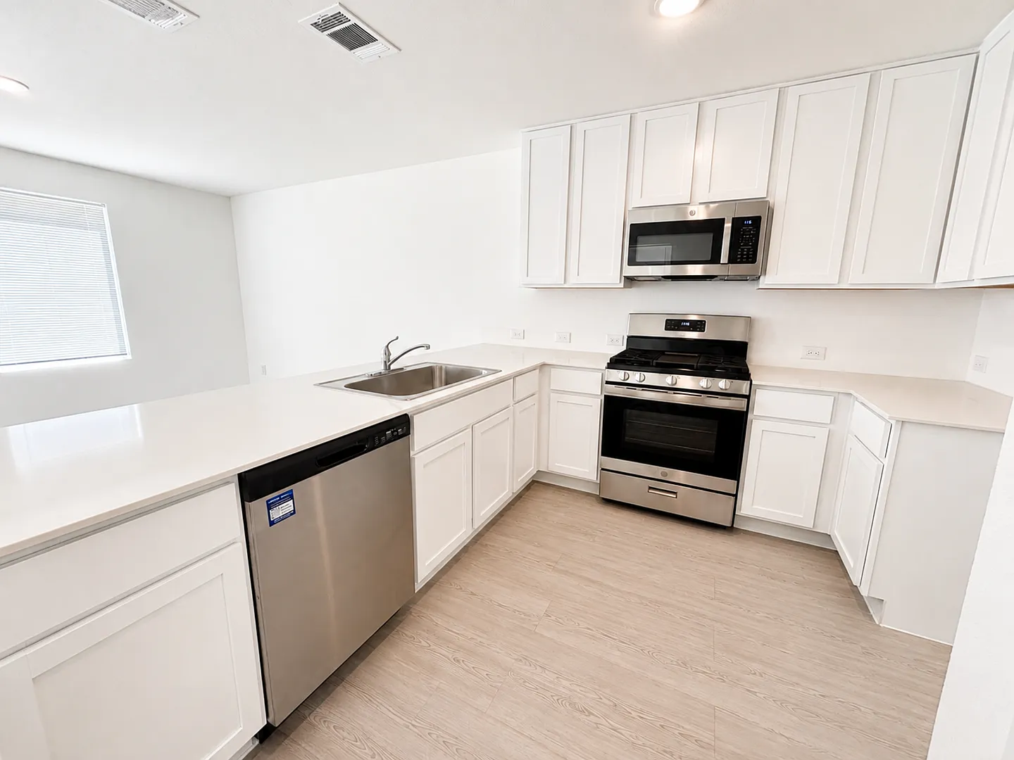 6506 Dali Bend, San Antonio, TX 78263 | Home for Rent 78263 — Photo 4