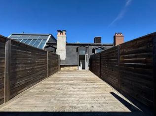 173 Carlton St #3, Toronto, ON M5A2K3