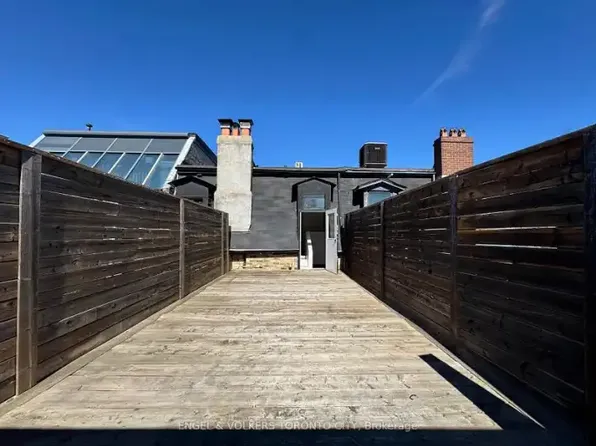 173 Carlton St, Toronto, ON