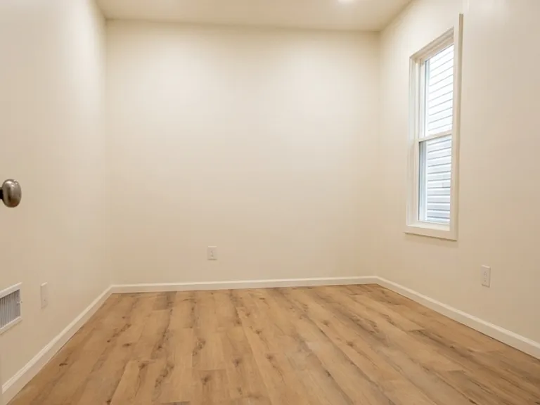 331 Yale Ave — Photo 5