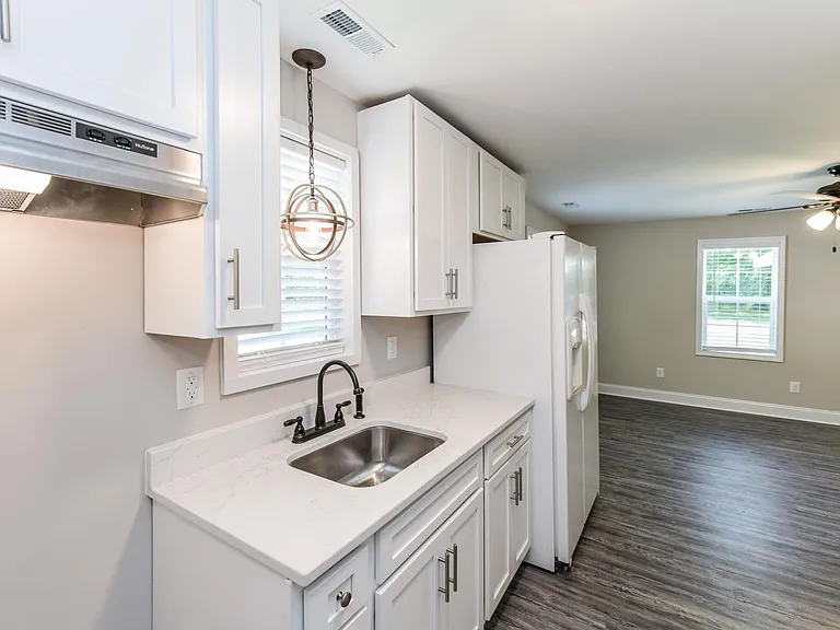 758 Tigler Ct — Photo 2