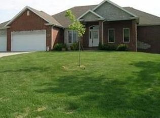 2738 S Pembrook Ave, Springfield, MO 65807