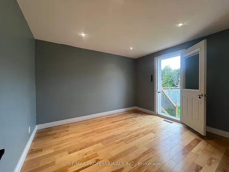 78 Athol Ave — Photo 27