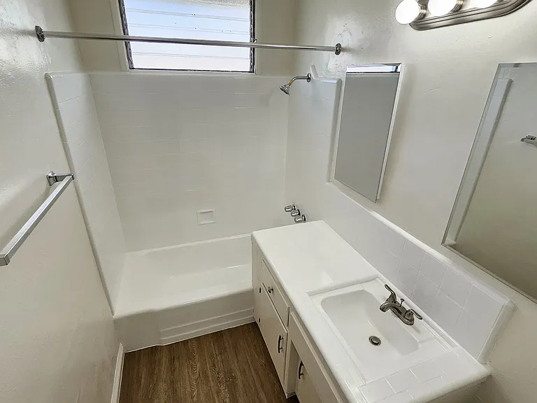3945 Stevely Ave #19 — Photo 14