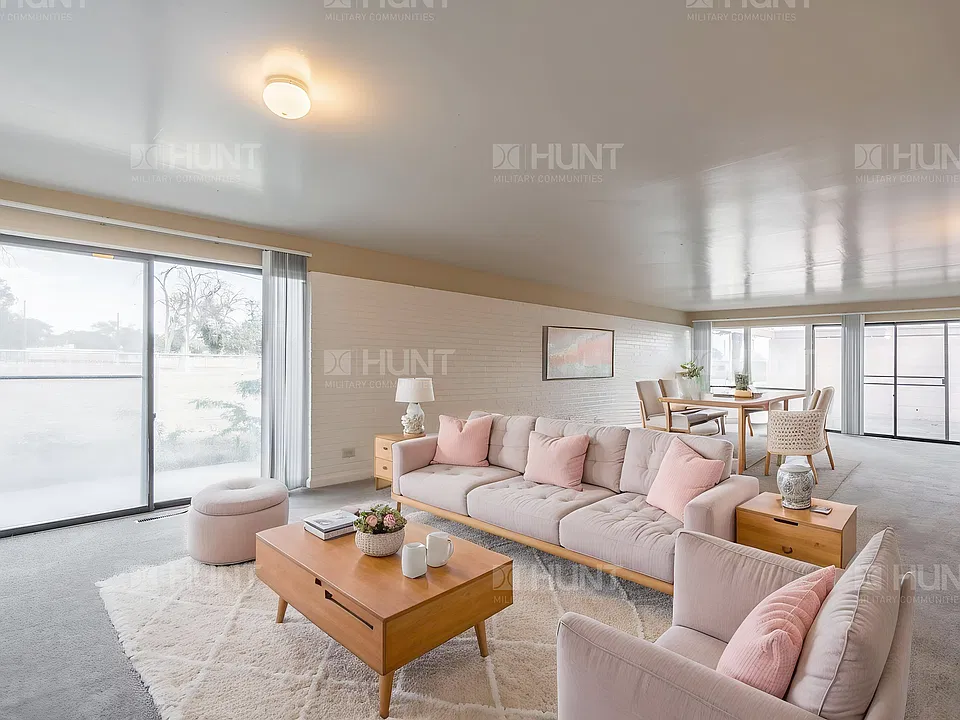 4049 Mercury Cir SE