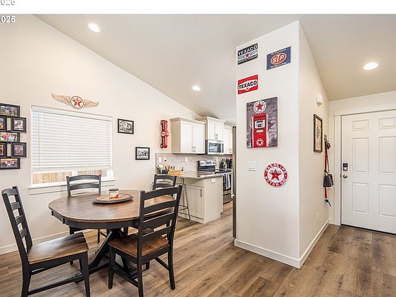 4th image of 4967 Cedar View Dr