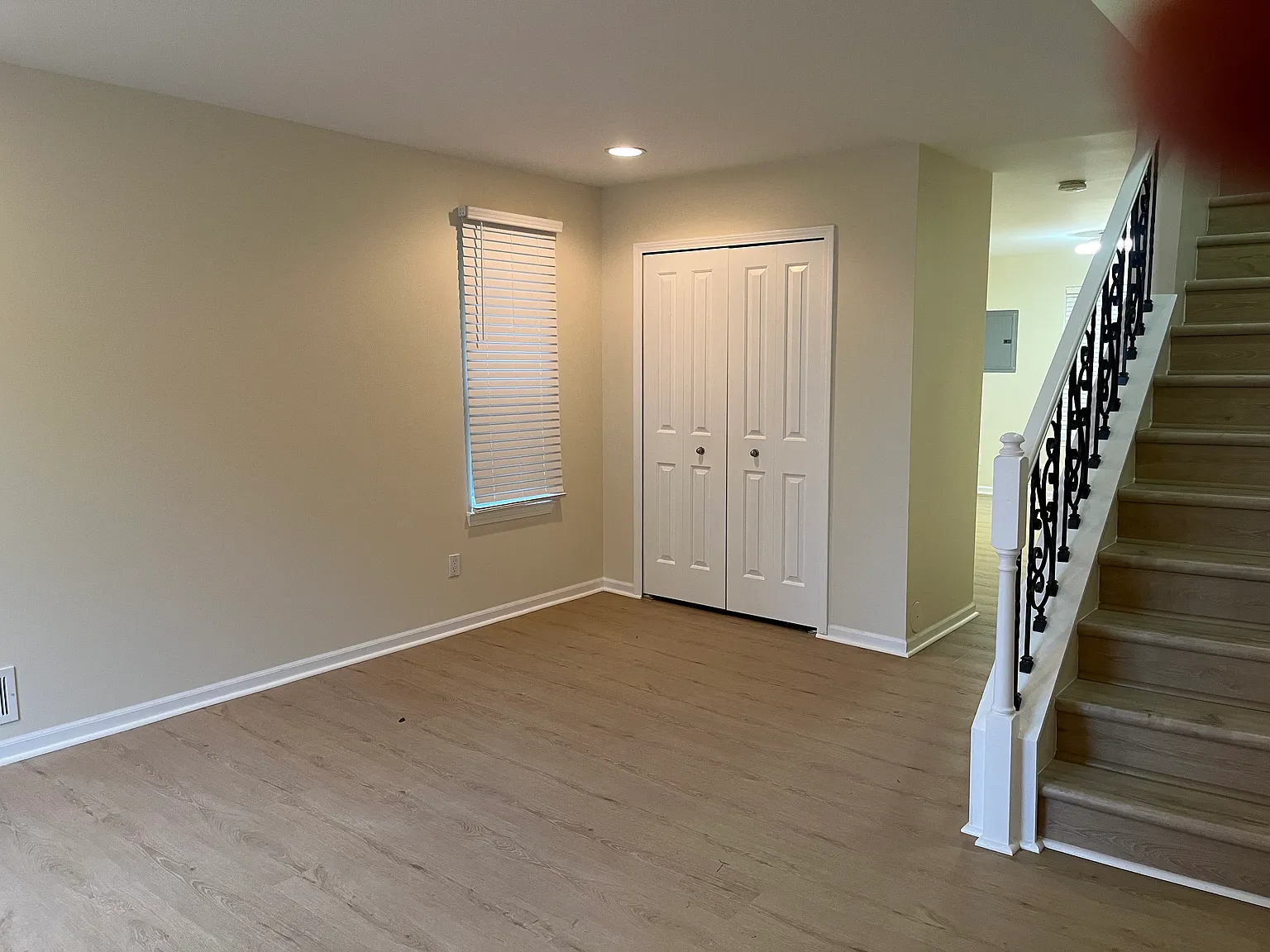2 bed, 1.5 bath, 1240 sqft, $1,800 — Photo 4