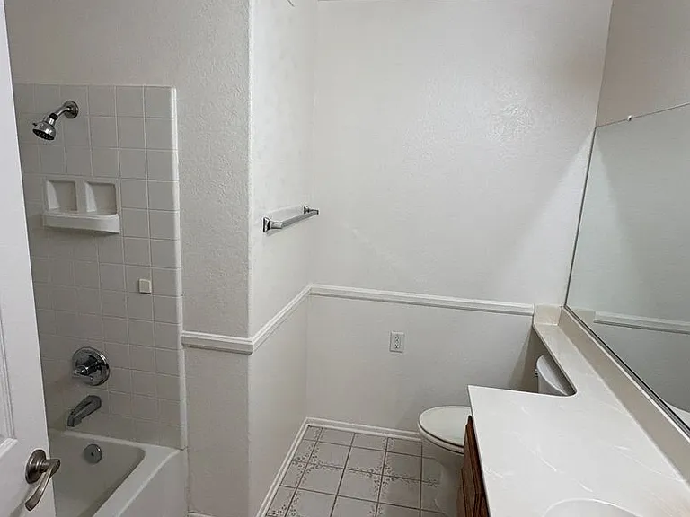 14333 La Crescenta Ave — Photo 8
