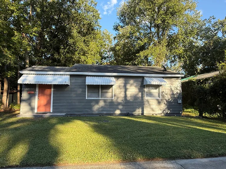 903 Melson Ave — Photo 5