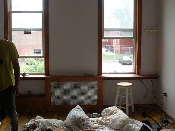 3rd image of 255 Evergreen Ave APT 2R