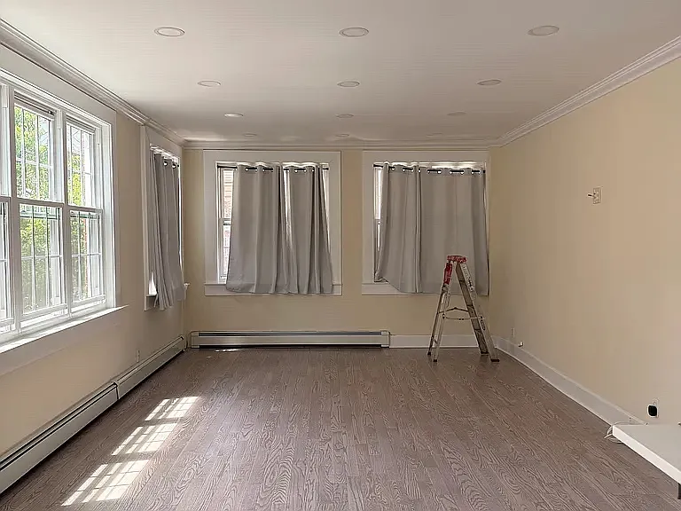 3309 Lurting Ave — Photo 3