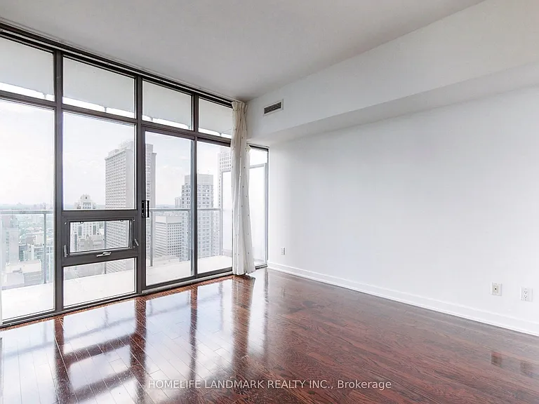33 Charles St E #3406 — Photo 17