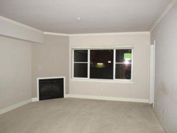 3rd image of 19500 Ballinger Way NE APT 302