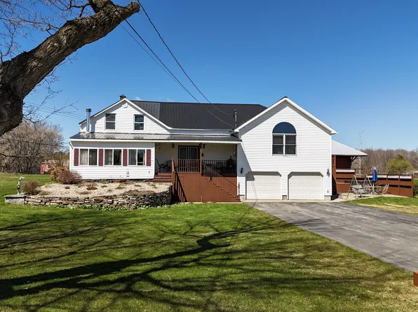 7 Town Hall Rd, Mooers Forks, NY 12959