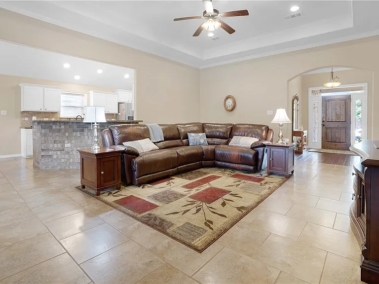 2524 Warkworth Ln — Photo 8