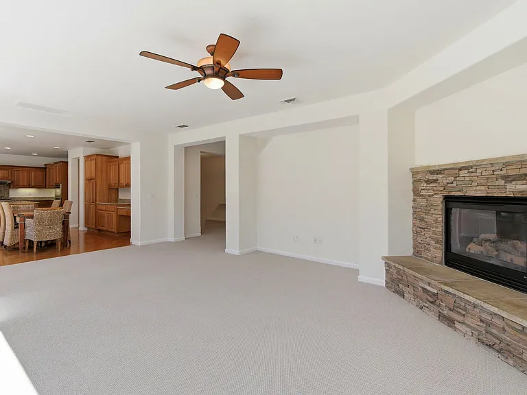 1050 Overland Pl — Photo 6
