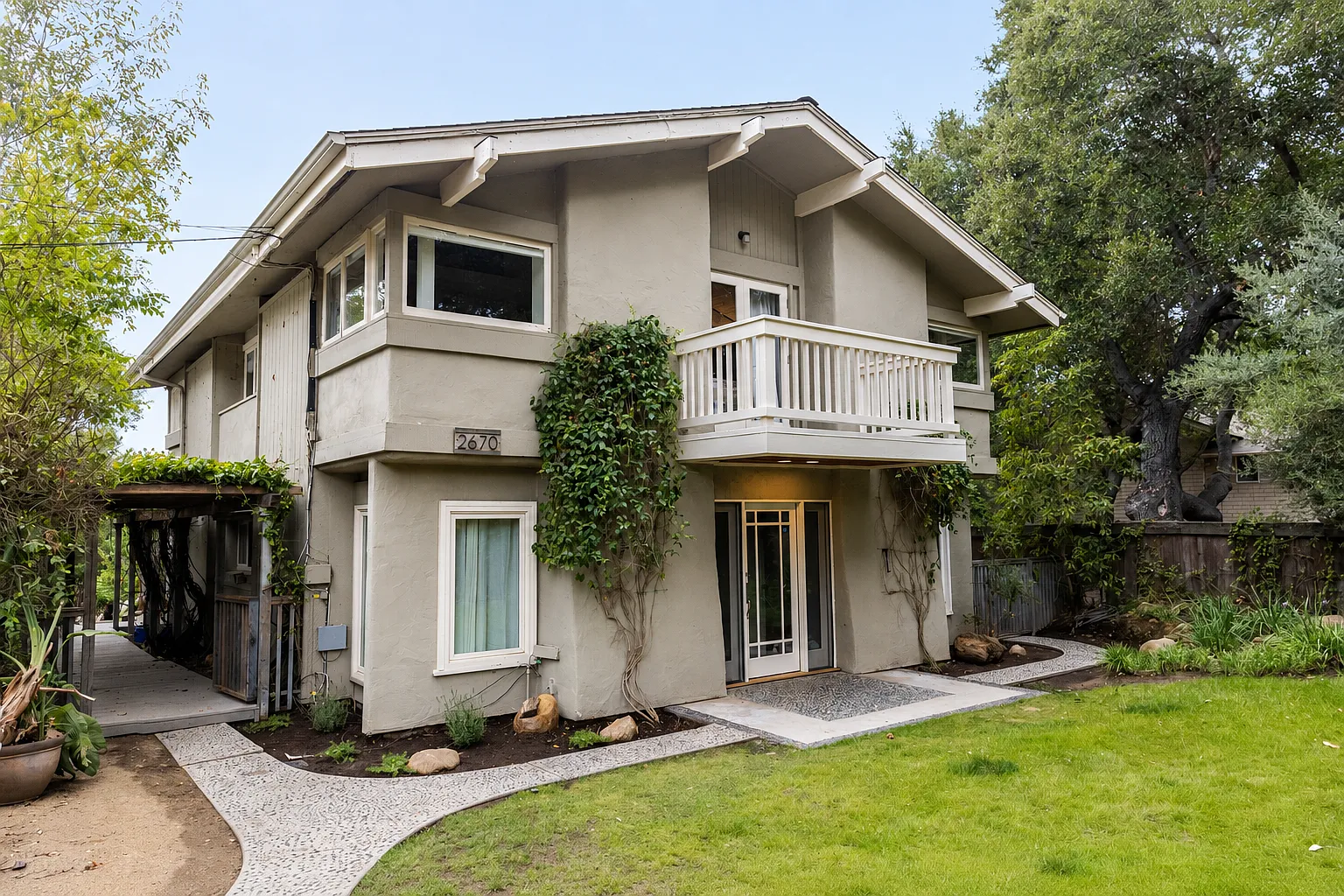 5 bed, 2109 sqft, $8,500 — Photo 1