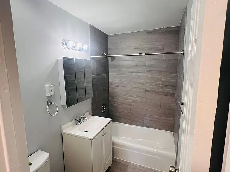25 Washington Ave — Photo 18
