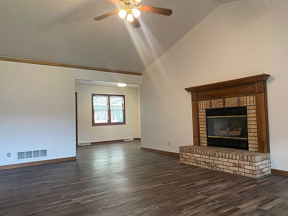 2nd image of 205 Collingwood Dr