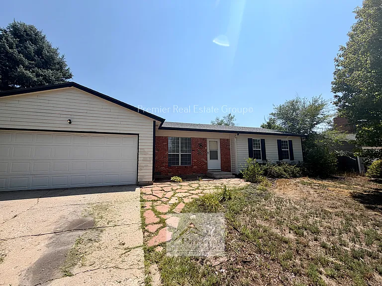 4645 Monica Dr — Photo 10