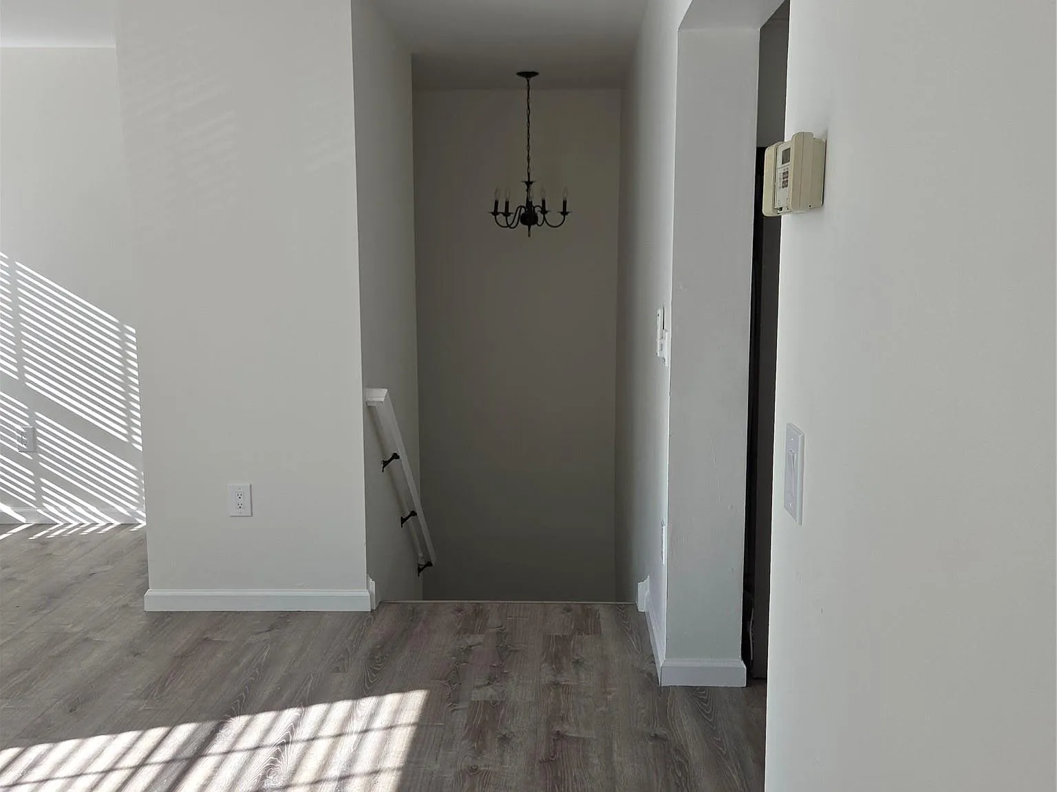 3 bed, 2.0 bath, 2050 sqft, $3,575 — Photo 4