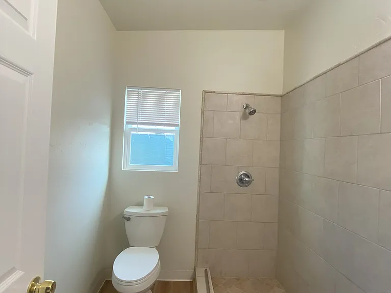 1476 Santa Clara Ave #B — Photo 7