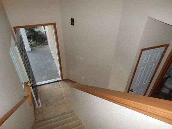 3rd image of 304 Pike St SE #101