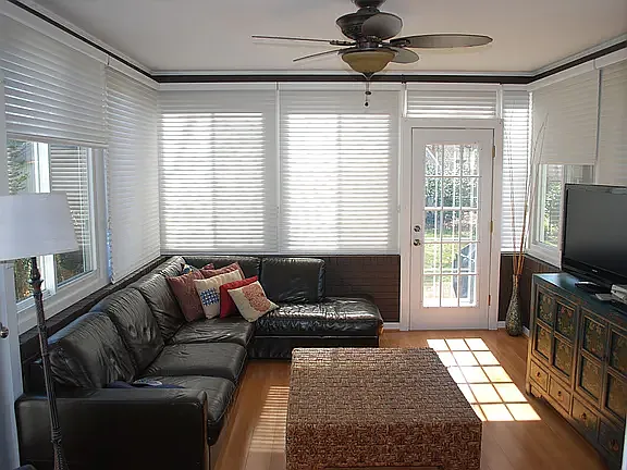 1907 Hackamore Ln — Photo 5