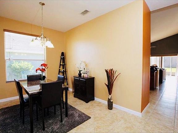 4th image of 2379 Brewerton Ln #1
