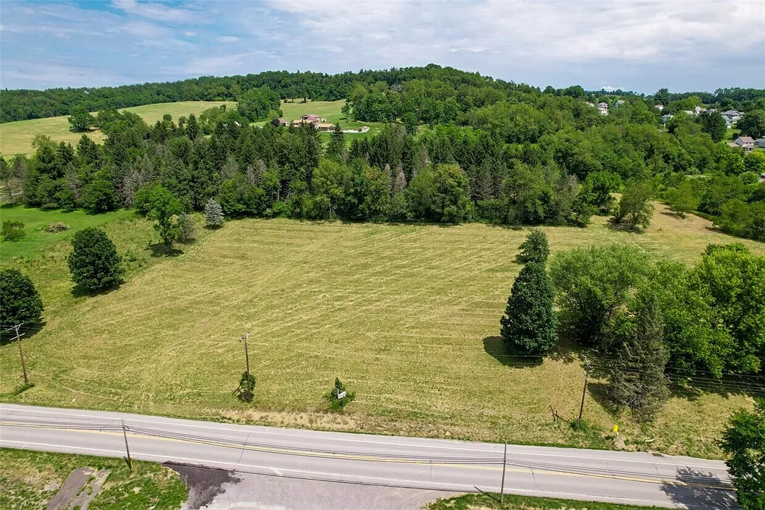 1686 Smith Township Street Rd photo 1