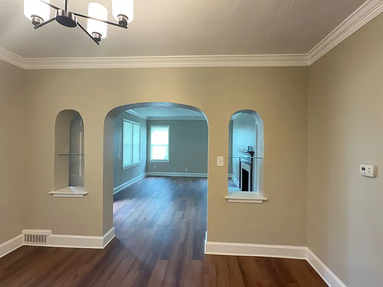 1029 N Barksdale St — Photo 9