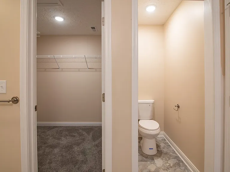 203 Dixon Cir — Photo 47