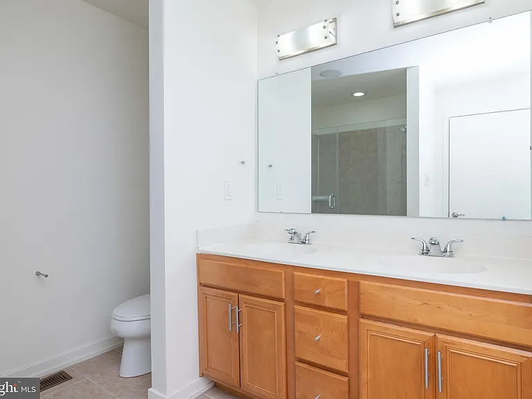 156 Christina Landing Dr — Photo 36