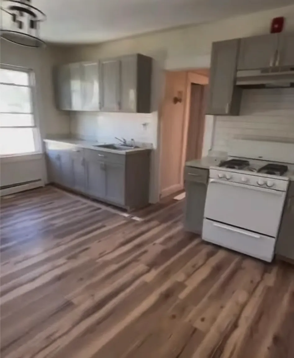 3 bed, 1200 sqft, $1,980 — Photo 1