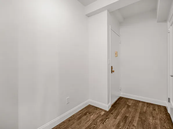 24 5th Avenue image 8 of 9