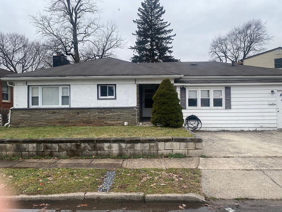 1st image of 161 Cooper Ave